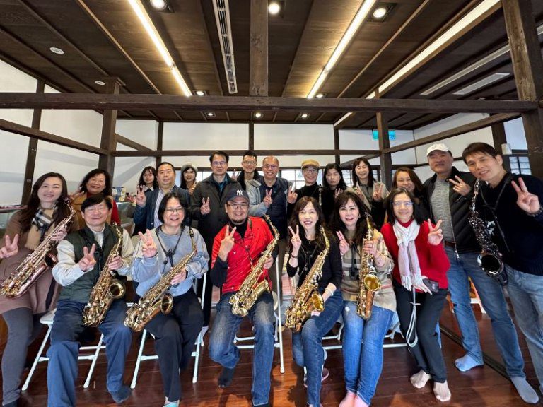 國立清華大學薩克斯風蘋果樂團演奏 國立清華大學薩克斯風蘋果樂團演奏