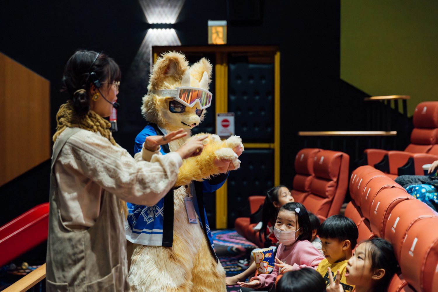 最毛的圖書館 聽故事、逛市集、百毛夜行看表演,探索母語高雄出發 最毛的圖書館 聽故事、逛市集、百毛夜行看表演,探索母語高雄出發