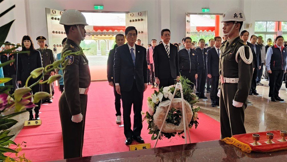 嘉義榮服處辦理亡故榮民安厝晉塔   退輔會主委親臨追思緬懷