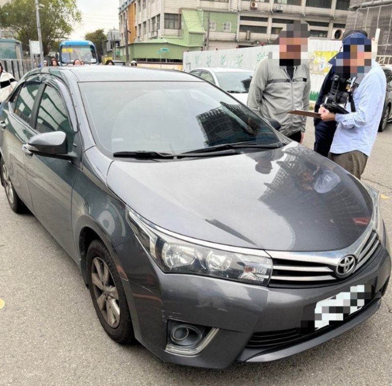 白牌車載客賺120 除10萬罰鍰外還得吊扣雙照 白牌車載客賺120 除10萬罰鍰外還得吊扣雙照