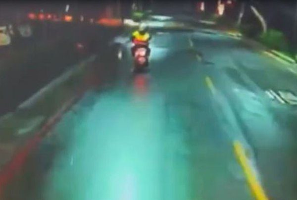 中央大學女四宿舍火警 消防人員趕到火已滅 中央大學女四宿舍火警 消防人員趕到火已滅