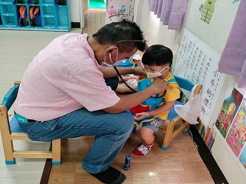 孩童健康成長 你我不缺席 屏縣衛生局呼籲學齡前兒童家長,定期帶孩子接受篩檢 孩童健康成長 你我不缺席 屏縣衛生局呼籲學齡前兒童家長,定期帶孩子接受篩檢