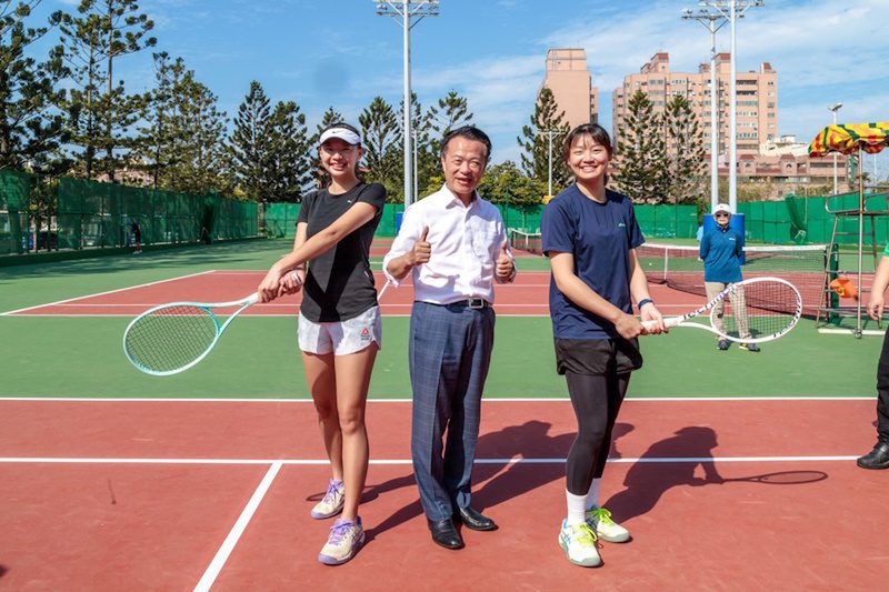 嘉義縣立網球場整修完工啟用 縣長翁章梁為縣運網球賽開球