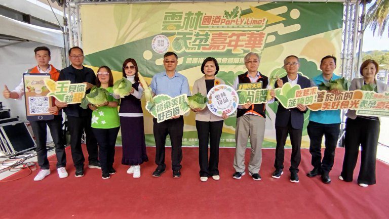 張麗善率農漁團體推薦雲林農漁產品 關西國道吸引採購人潮 張麗善率農漁團體推薦雲林農漁產品 關西國道吸引採購人潮