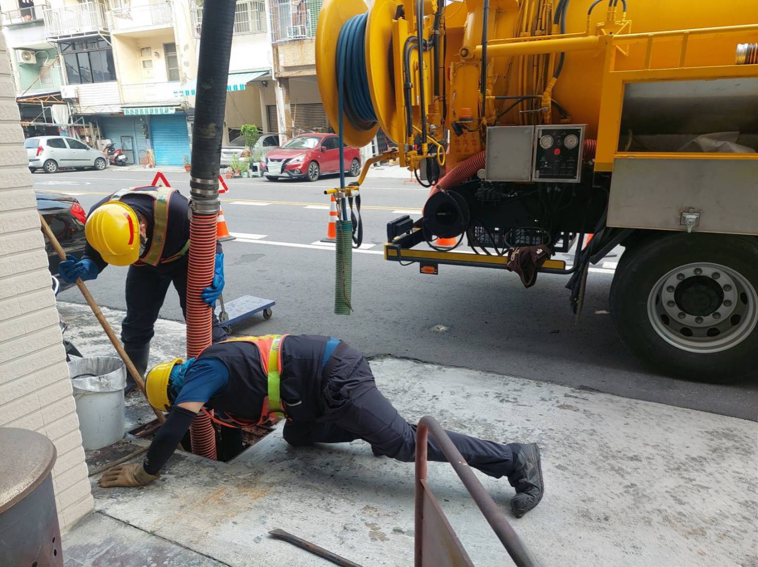 迎戰極端氣候 高市環保局確保溝渠排水通暢 迎戰極端氣候 高市環保局確保溝渠排水通暢