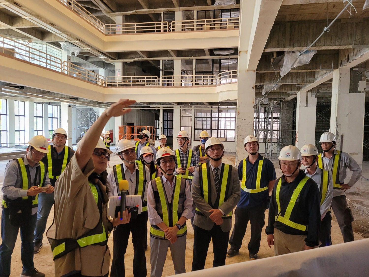 迎接陽明交大團隊進駐 林欽榮副市長視察蓮潭會館整修進度 迎接陽明交大團隊進駐 林欽榮副市長視察蓮潭會館整修進度