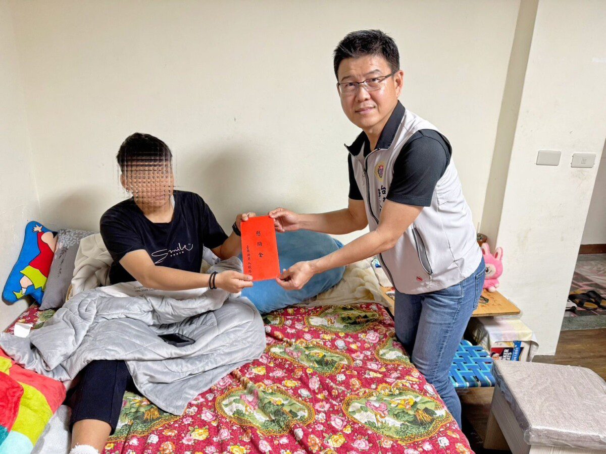 陸軍士兵手術療養  臺東軍人服務站探視關懷