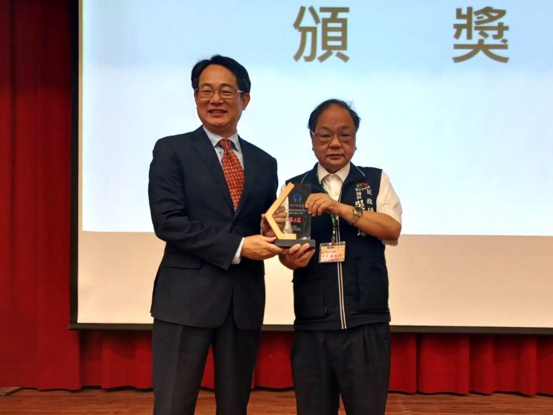 提升防衛韌性量能!中市府替代役備役召訓績效卓越 榮獲中央三獎肯定 提升防衛韌性量能!中市府替代役備役召訓績效卓越 榮獲中央三獎肯定