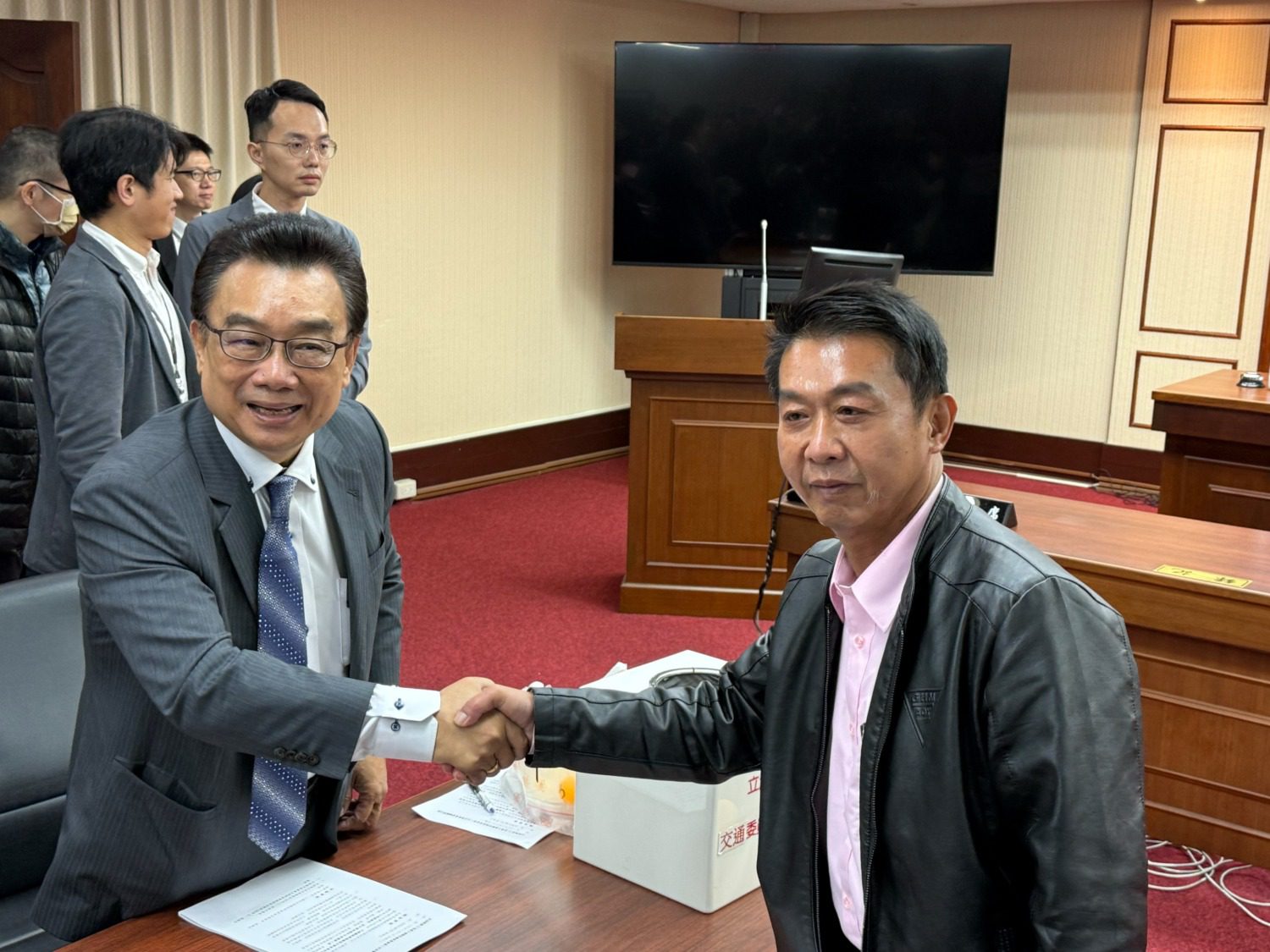 為高雄陸海空航線打拼 航空立委許智傑再任交通召委! 為高雄陸海空航線打拼 航空立委許智傑再任交通召委!