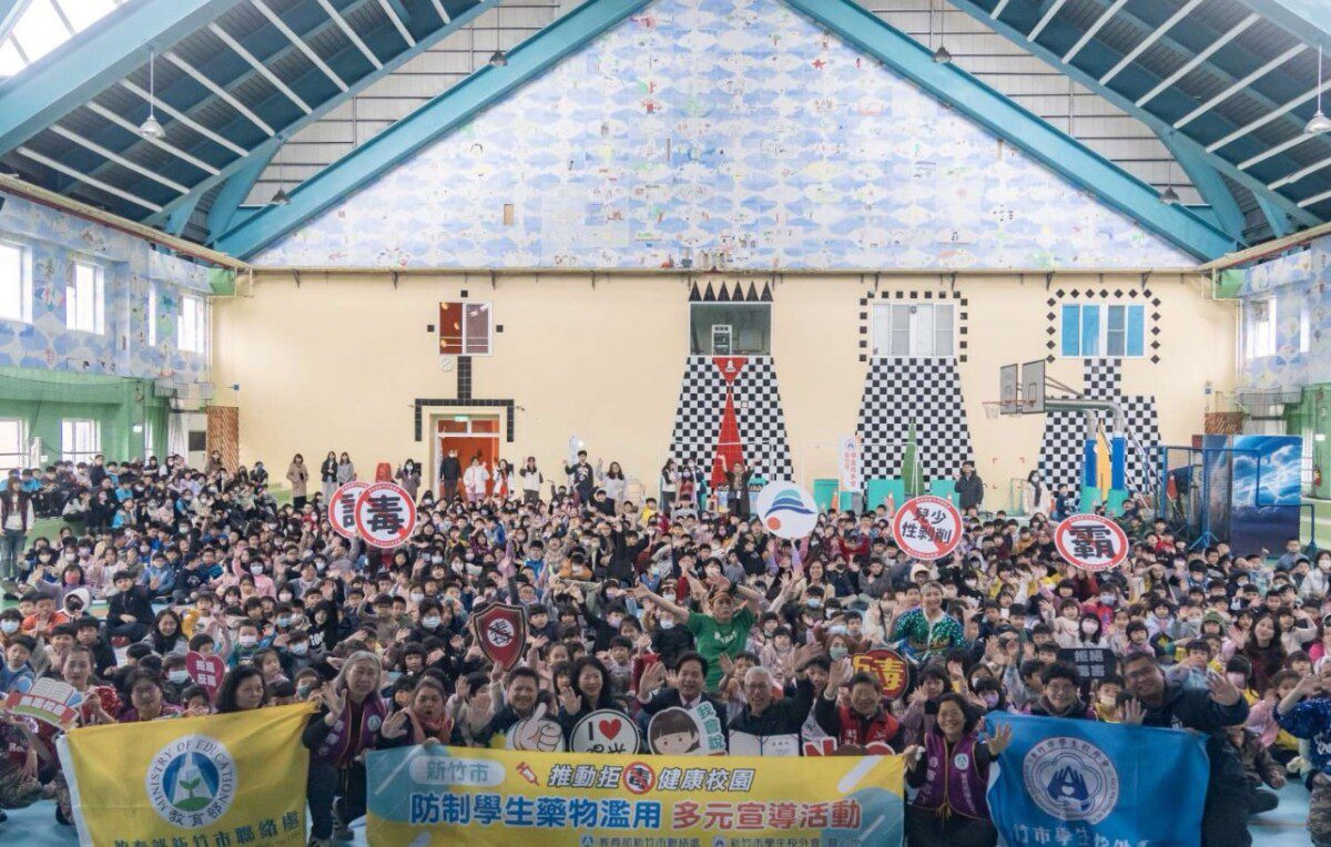 紙風車青少年反毒戲劇工程 你平安我快樂 巡演列車抵達竹市 紙風車青少年反毒戲劇工程 你平安我快樂 巡演列車抵達竹市