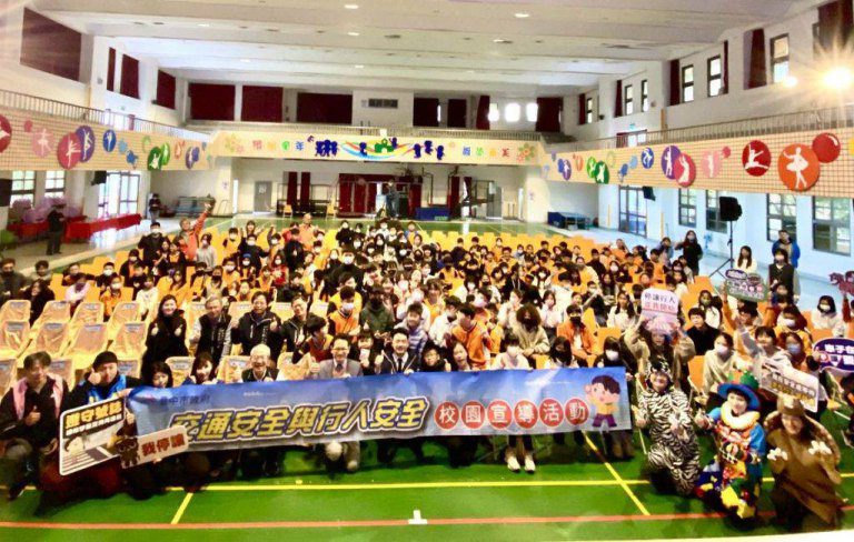 臺中市交通局結合劇團前進校園　交通安全用說的嘛ㄟ通