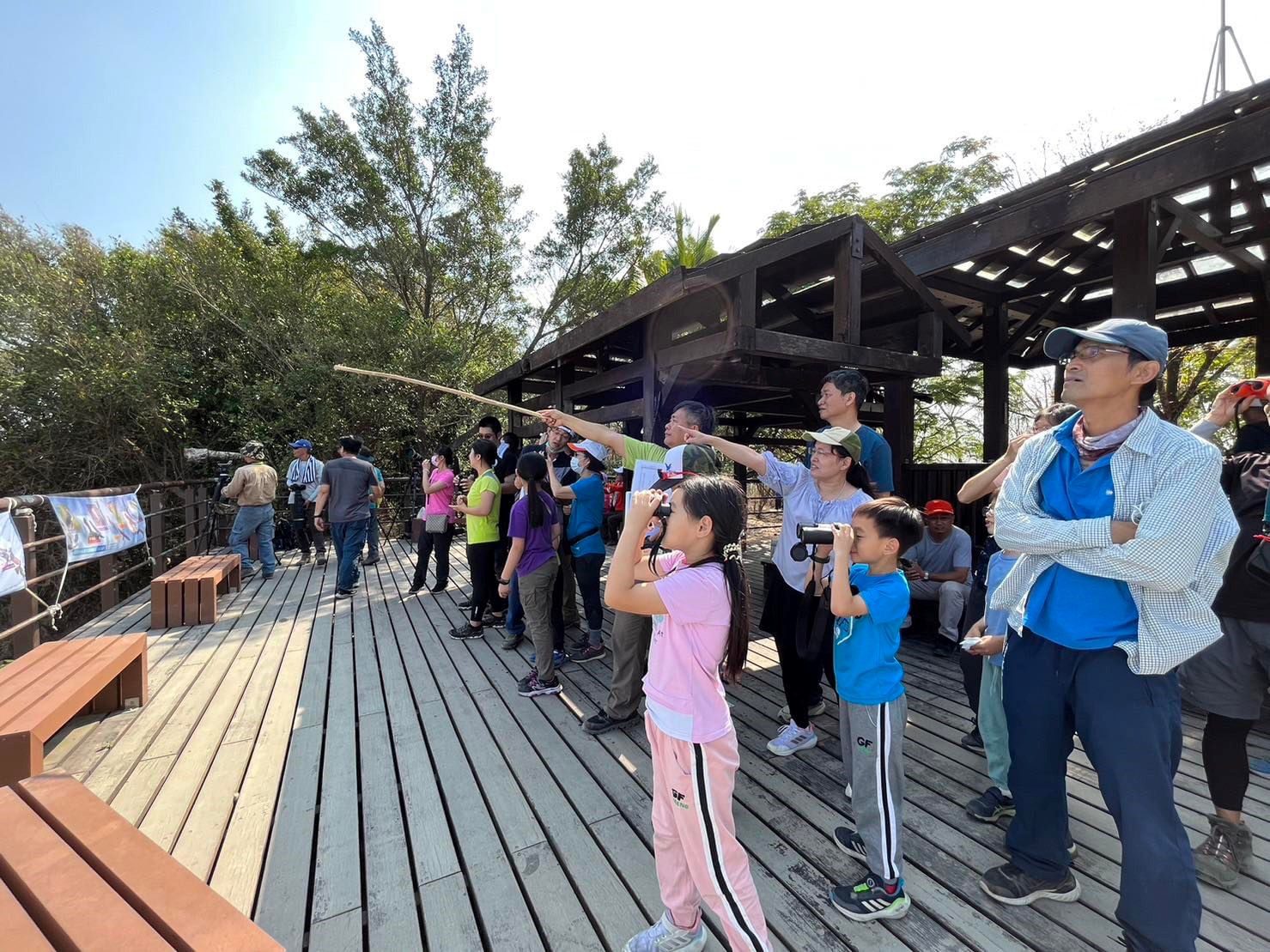 半屏山賞鷹季來了 國家自然公園管理處3月15日起假日上午提供定點解說 半屏山賞鷹季來了 國家自然公園管理處3月15日起假日上午提供定點解說