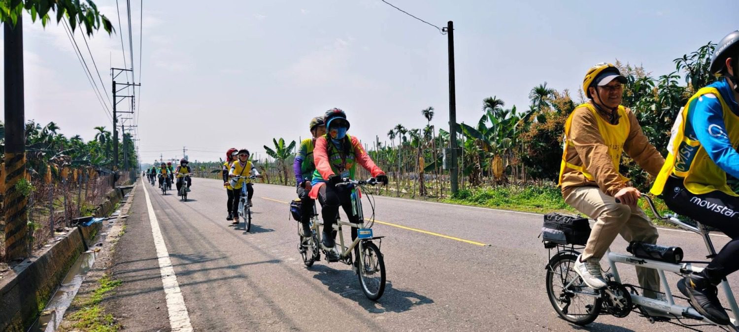 視障車友也能騎車遊高雄觀光圈 茂管處領騎服務有愛無礙 視障車友也能騎車遊高雄觀光圈 茂管處領騎服務有愛無礙