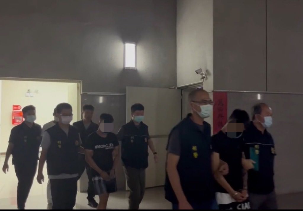 22歲藥頭暴力恐嚇 投刑警大隊破48人販毒集團 22歲藥頭暴力恐嚇 投刑警大隊破48人販毒集團