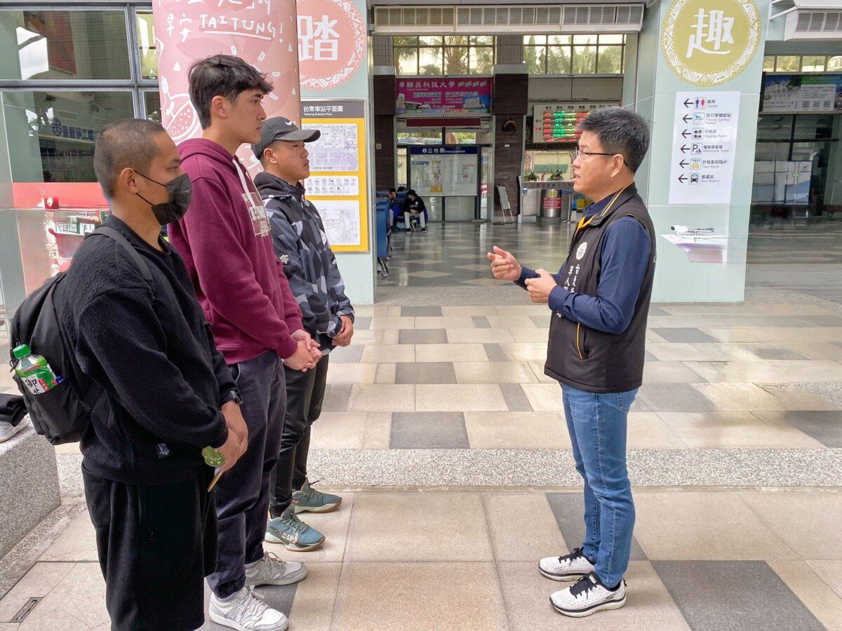 臺東陸軍役男入營報到 軍人服務站叮嚀關懷 臺東陸軍役男入營報到 軍人服務站叮嚀關懷