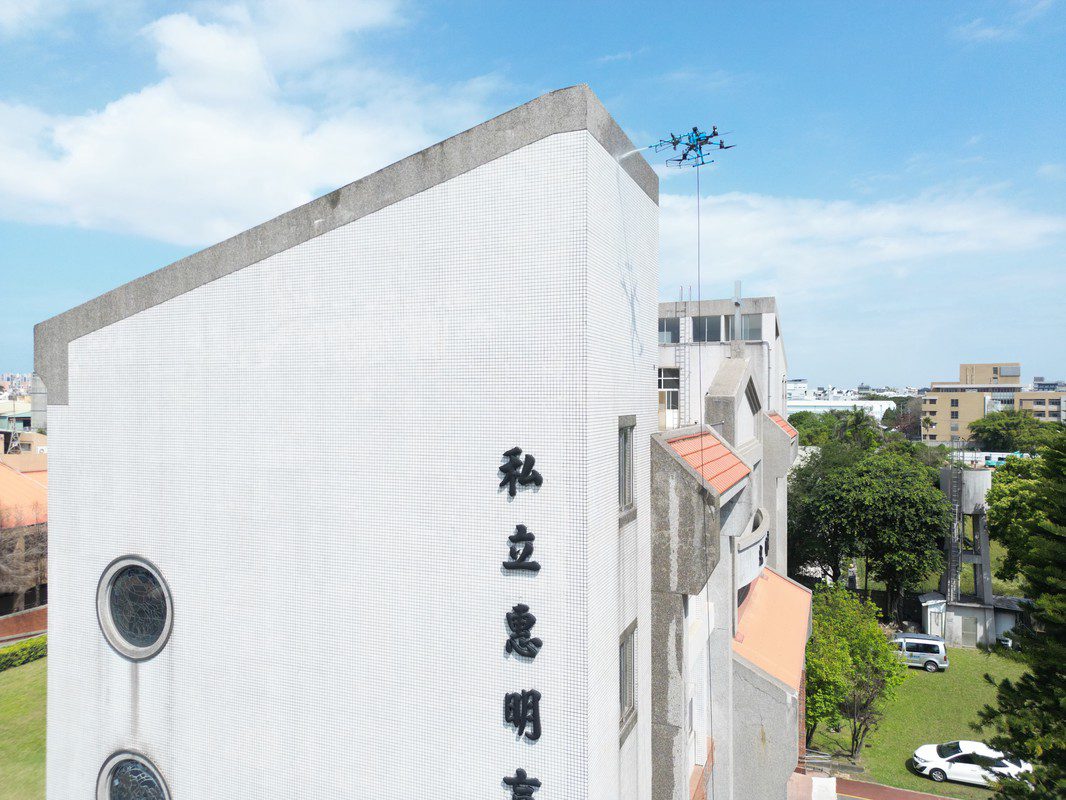 無人機清潔革新 公益行動促進盲童健康成長 無人機清潔革新 公益行動促進盲童健康成長