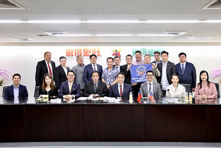 黃偉哲會見美國華裔民選官員協會　暢談台美市政治理經驗