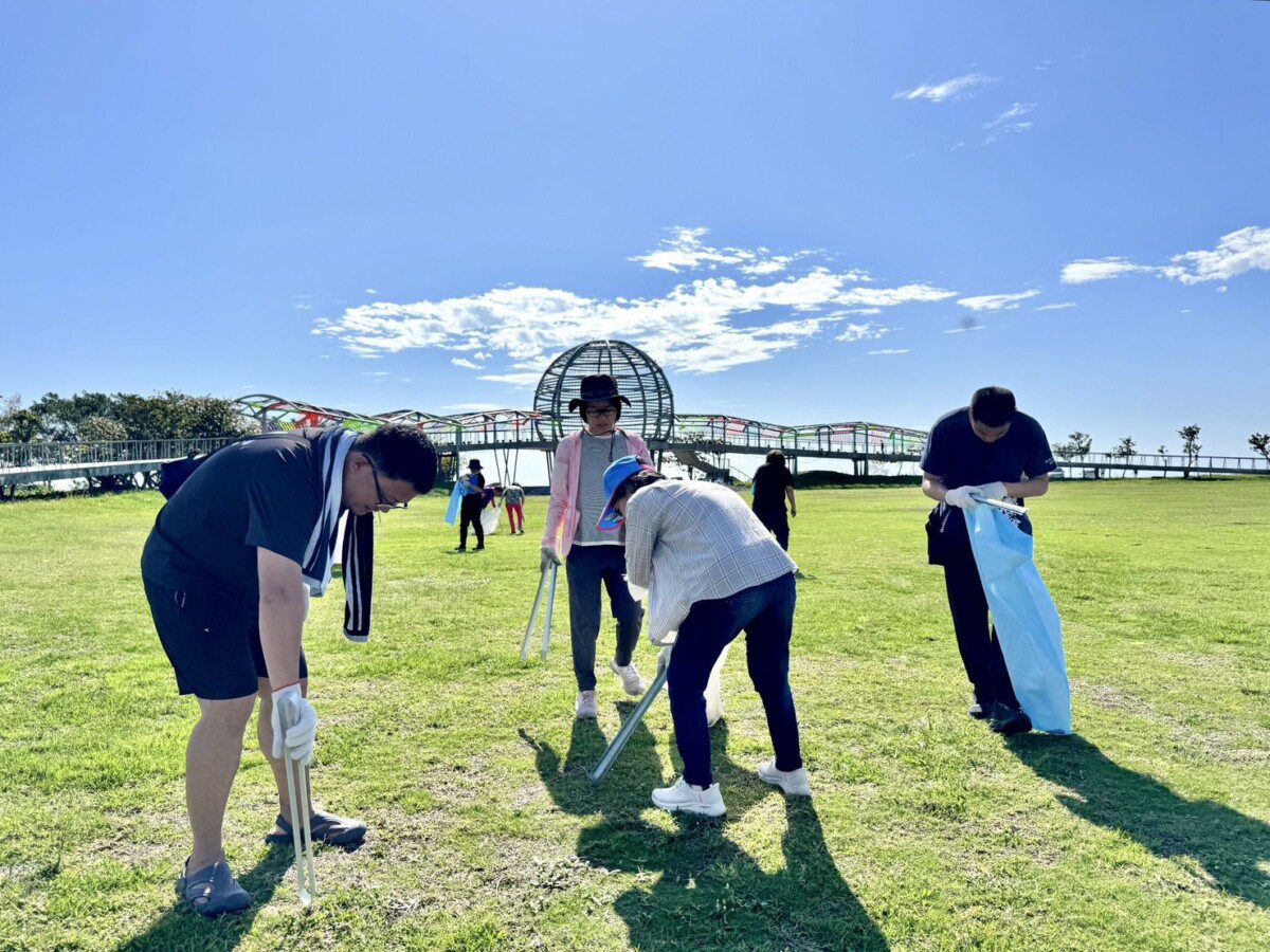 臺東縣救國團與青年同行   在地共好齊心淨灘