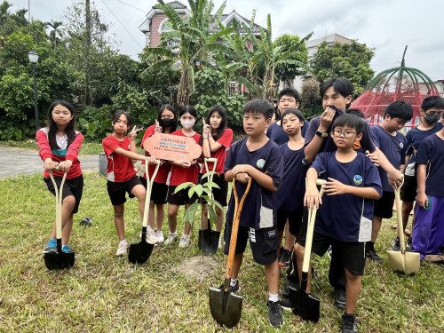 跨世代參與植樹活動 為屏東可可種下新希望