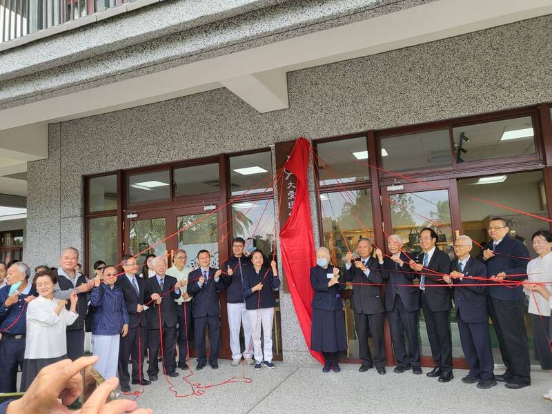 「大愛環保科技、鳳山館」開幕 回收再製品 創新創意救地球 「大愛環保科技、鳳山館」開幕 回收再製品 創新創意救地球