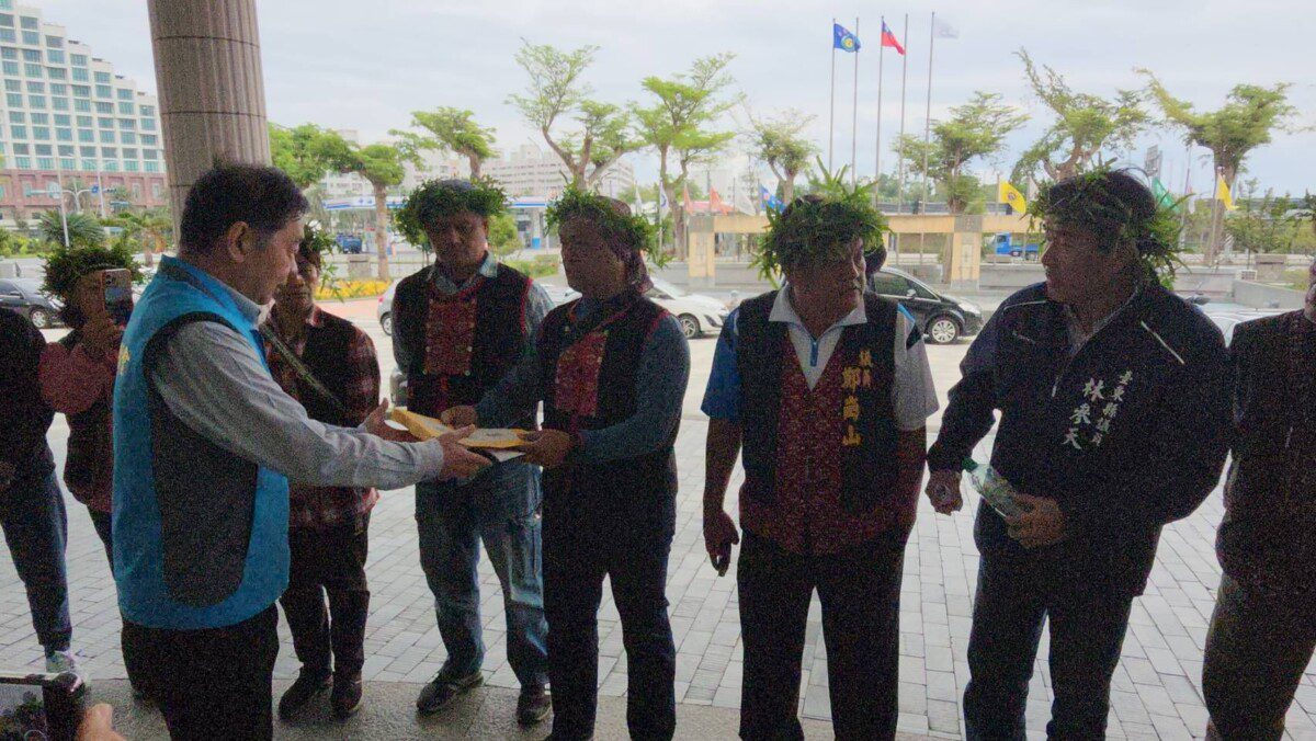 下賓朗部落表訴求、遞交陳請書 希冀臺東縣議會為我族人發聲 下賓朗部落表訴求、遞交陳請書 希冀臺東縣議會為我族人發聲