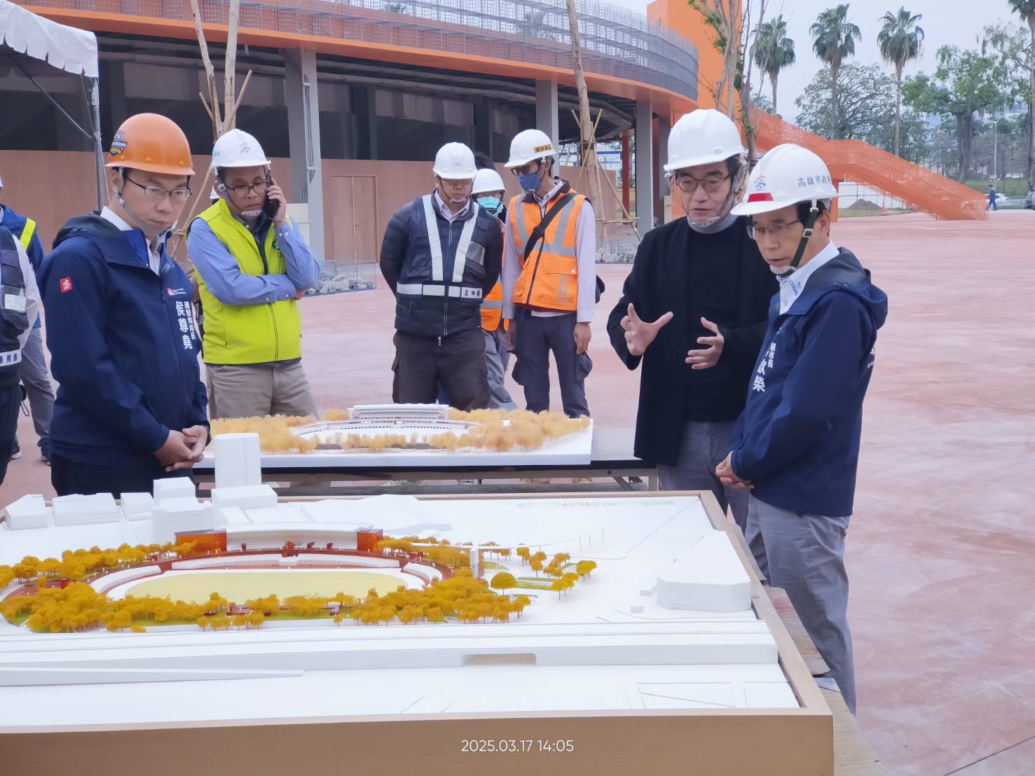 林欽榮視察中正運動場改造工程 「Kaohsiung Highline」完工在即