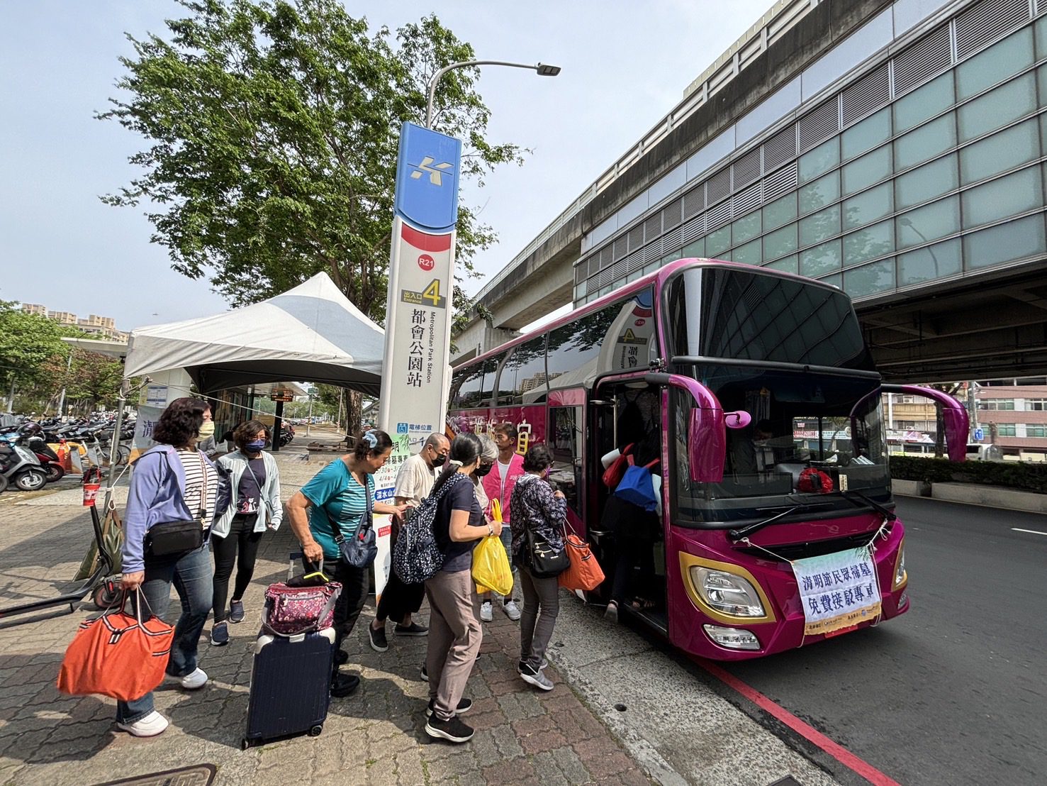 清明節高市府推廣以功代金 淨零祭祖做公益 清明節高市府推廣以功代金 淨零祭祖做公益