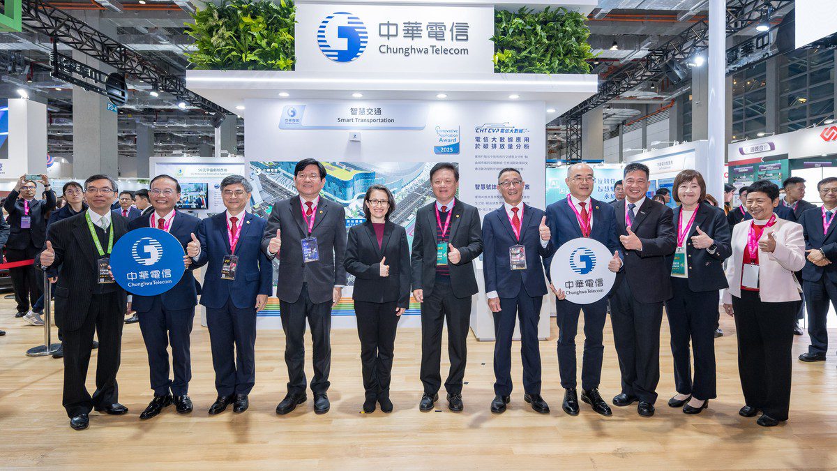 中華電信2025智慧城市展 AI應用4大領域 智慧號誌控制、分析城市碳排 中華電信2025智慧城市展 AI應用4大領域 智慧號誌控制、分析城市碳排