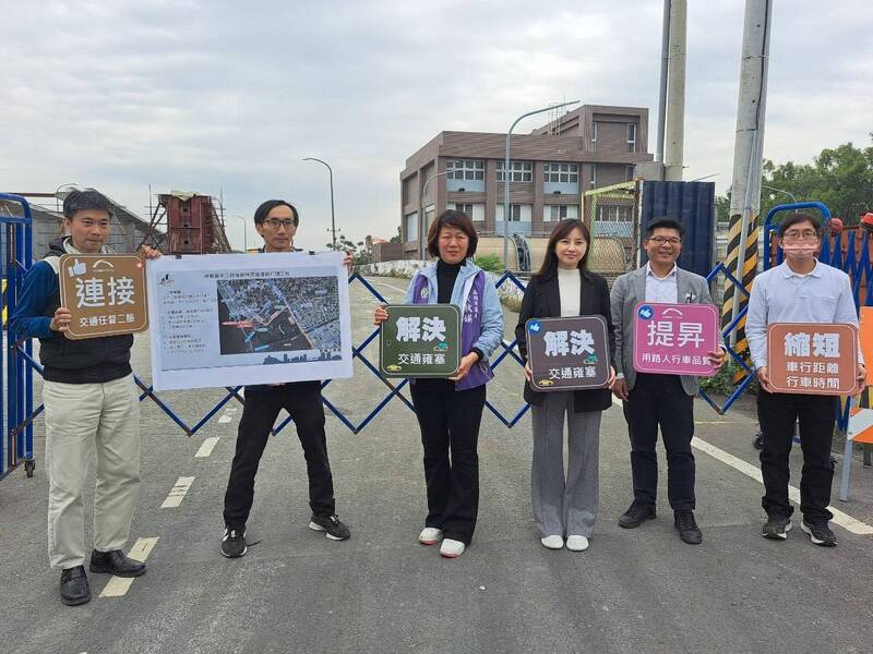 關心地方建設  黃秋媖爭取打通蚵仔寮中正路接新台17線 關心地方建設  黃秋媖爭取打通蚵仔寮中正路接新台17線