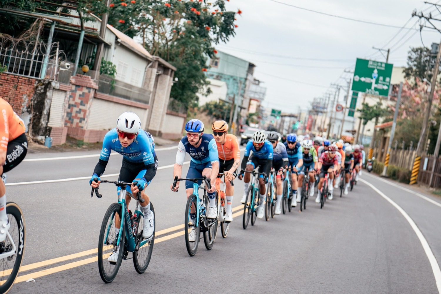 2025國際自由車環台賽高雄站登場  副市長李懷仁歡迎各國選手感受港都之美