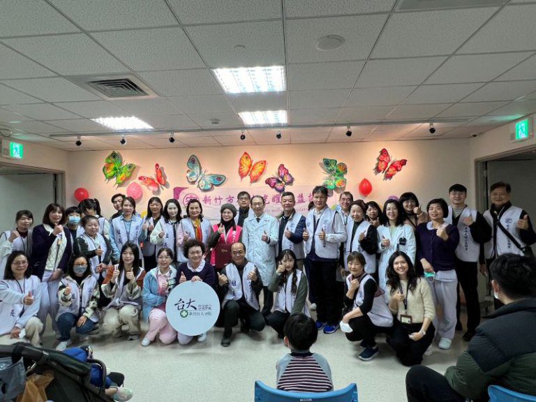 【醫童歡樂派對】新竹臺大分院攜手安安光矅公益協會 讓愛與歡笑溫暖病童心房 【醫童歡樂派對】新竹臺大分院攜手安安光矅公益協會 讓愛與歡笑溫暖病童心房