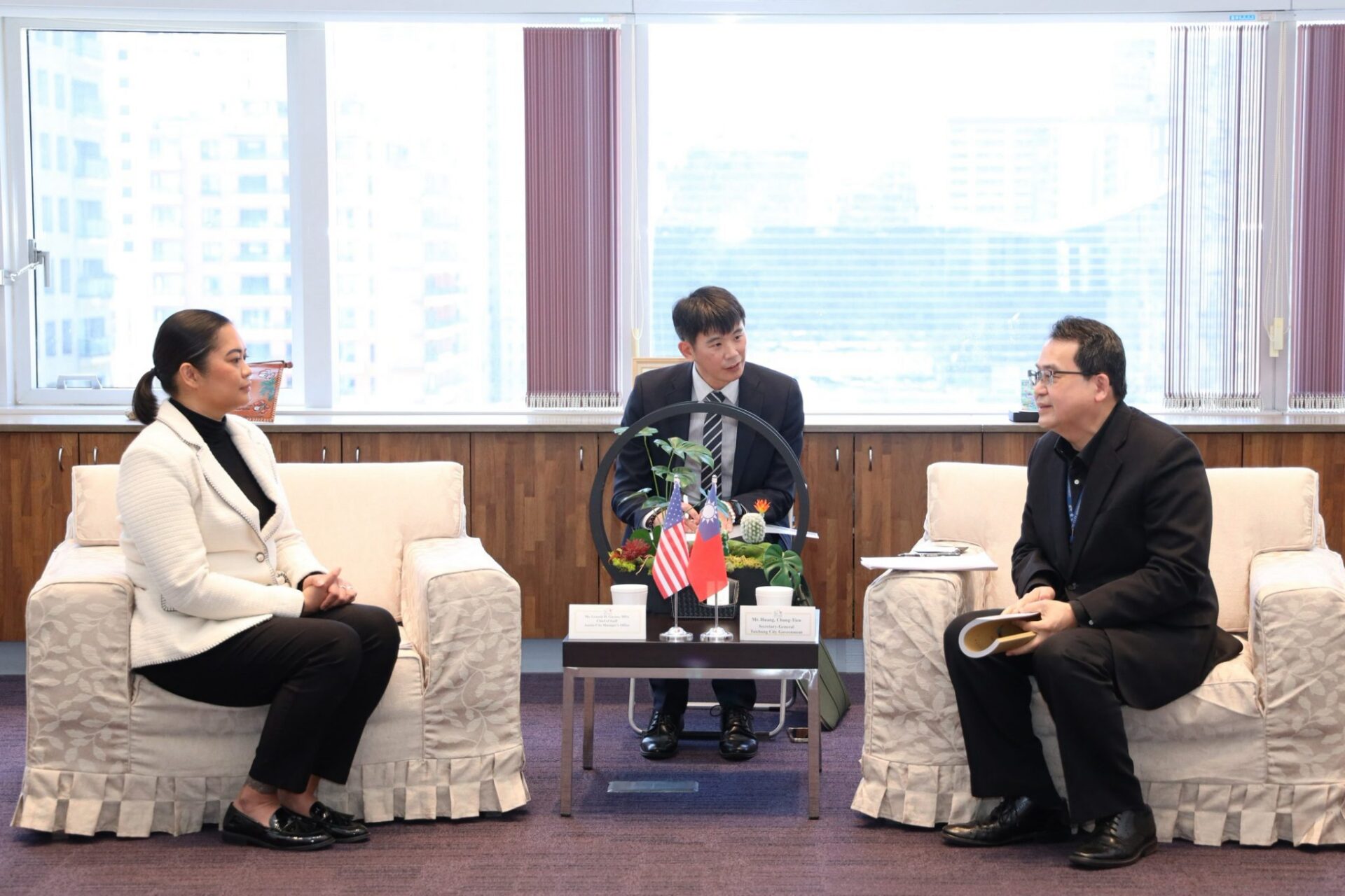 美國姊妹市奧斯汀市幕僚長拜會台中市府 黃秘書長盼深化交流 美國姊妹市奧斯汀市幕僚長拜會台中市府 黃秘書長盼深化交流