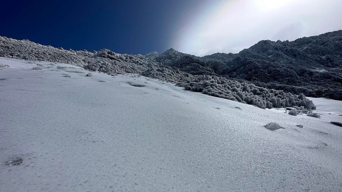 玉山降下三月雪 美景背後暗藏危機 玉山降下三月雪 美景背後暗藏危機