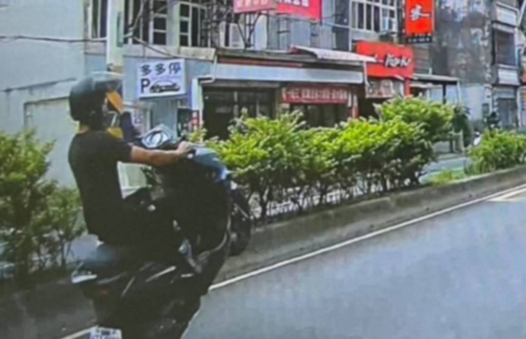 桃園騎士「翹孤輪」危駕遭檢舉 警:最重罰3萬6 桃園騎士「翹孤輪」危駕遭檢舉 警:最重罰3萬6