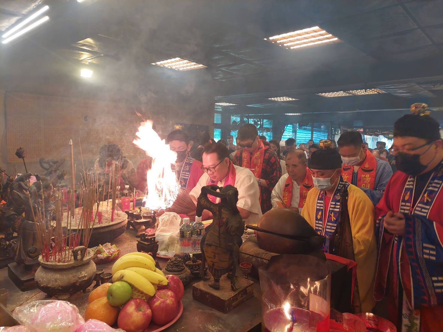 封神熱潮爆紅 台灣年輕人湧入陽明山姜太公道場參拜 封神熱潮爆紅 台灣年輕人湧入陽明山姜太公道場參拜