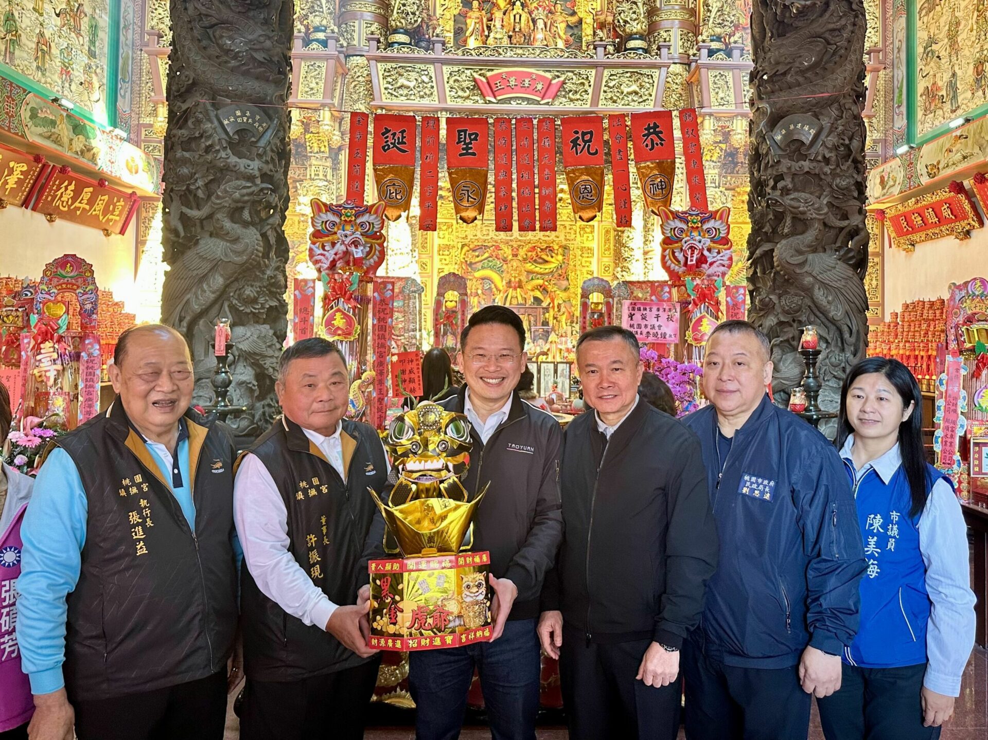 桃園鎮撫宮慶祝廣澤尊王聖誕 蘇俊賓讚龍柱、廟宇雕刻精緻 桃園鎮撫宮慶祝廣澤尊王聖誕 蘇俊賓讚龍柱、廟宇雕刻精緻