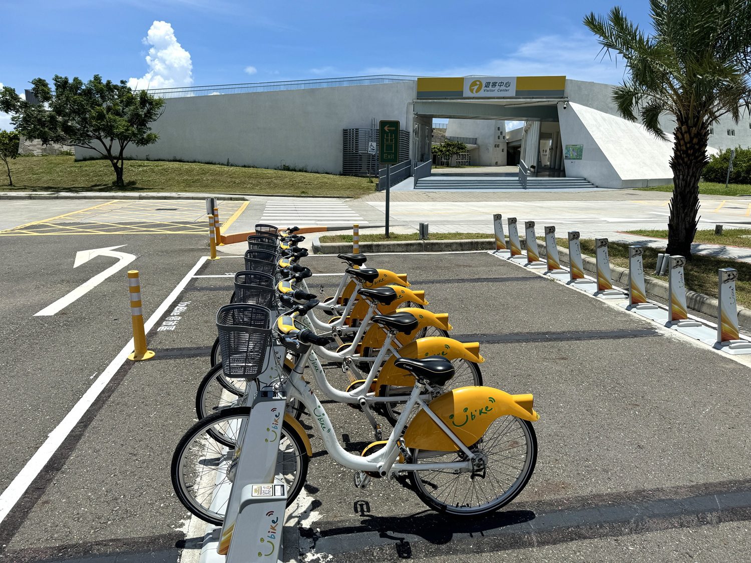 低碳旅遊更便捷  雲嘉南濱海六大停車場充電樁完備 低碳旅遊更便捷  雲嘉南濱海六大停車場充電樁完備
