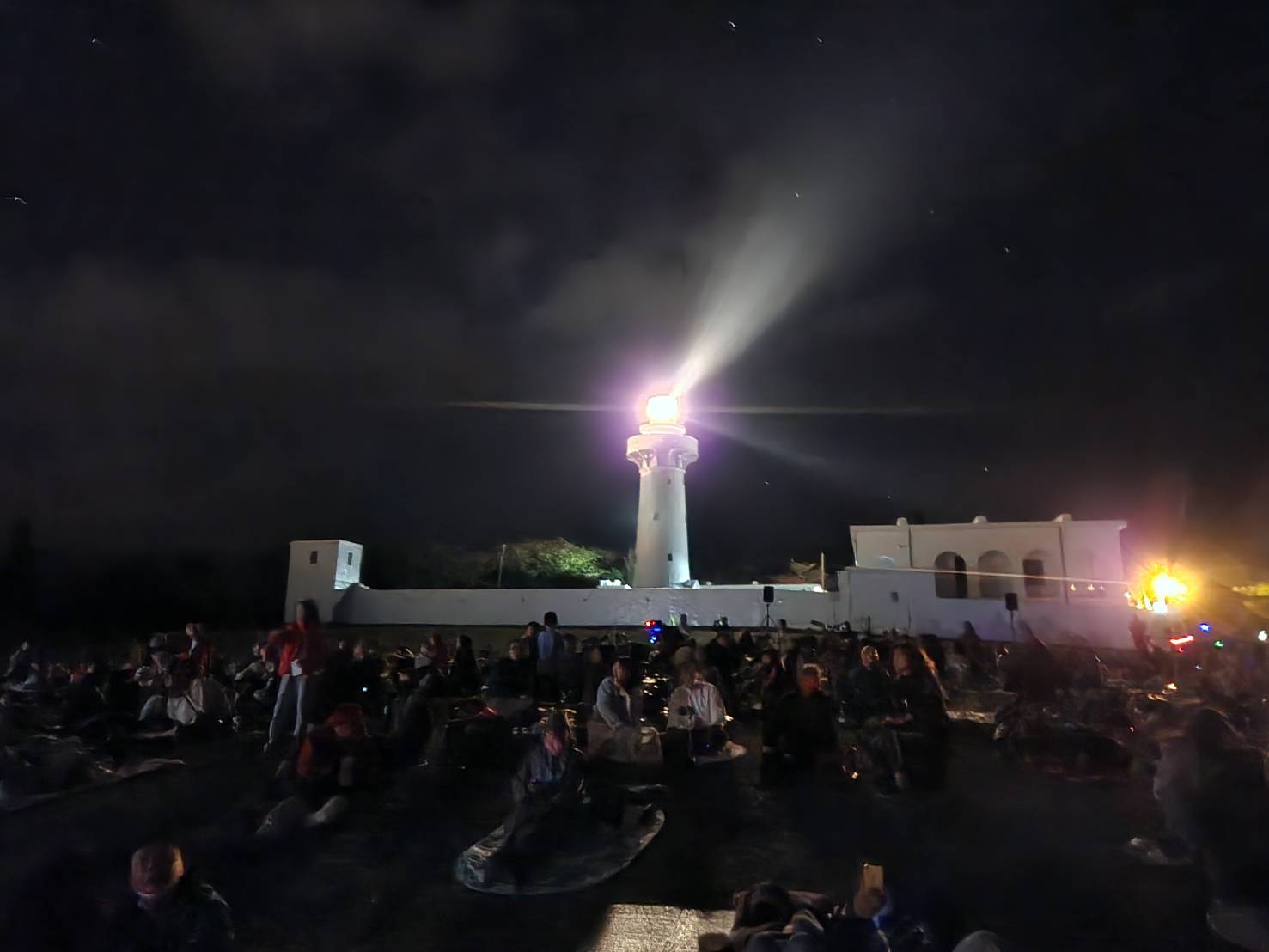 新人在星空下見證浪漫幸福 「來恆春擁抱宇宙」草地觀星音樂會首發場