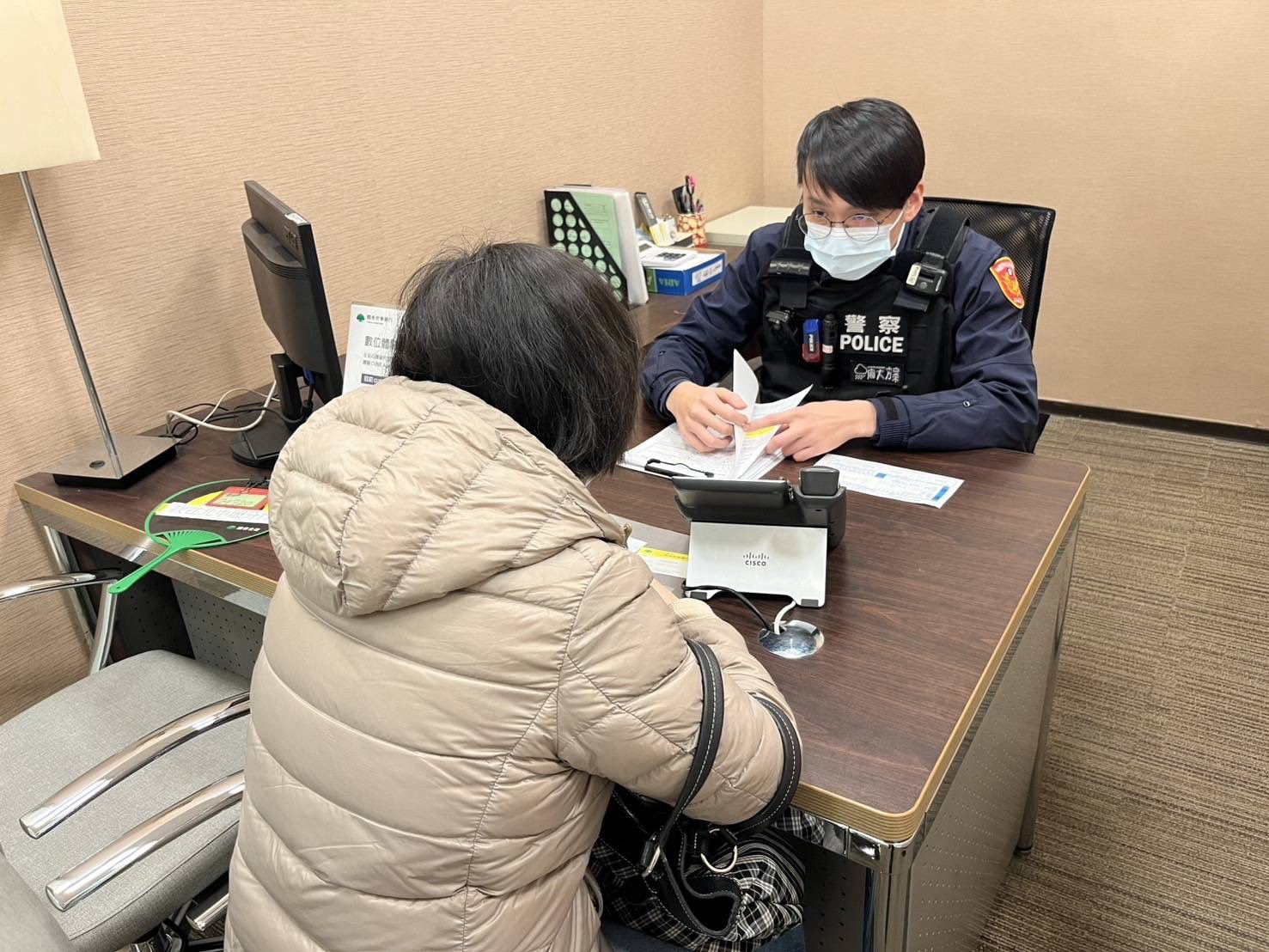 投資土地付325萬斡旋金卻拿不出契約 中壢警銀聯手阻詐