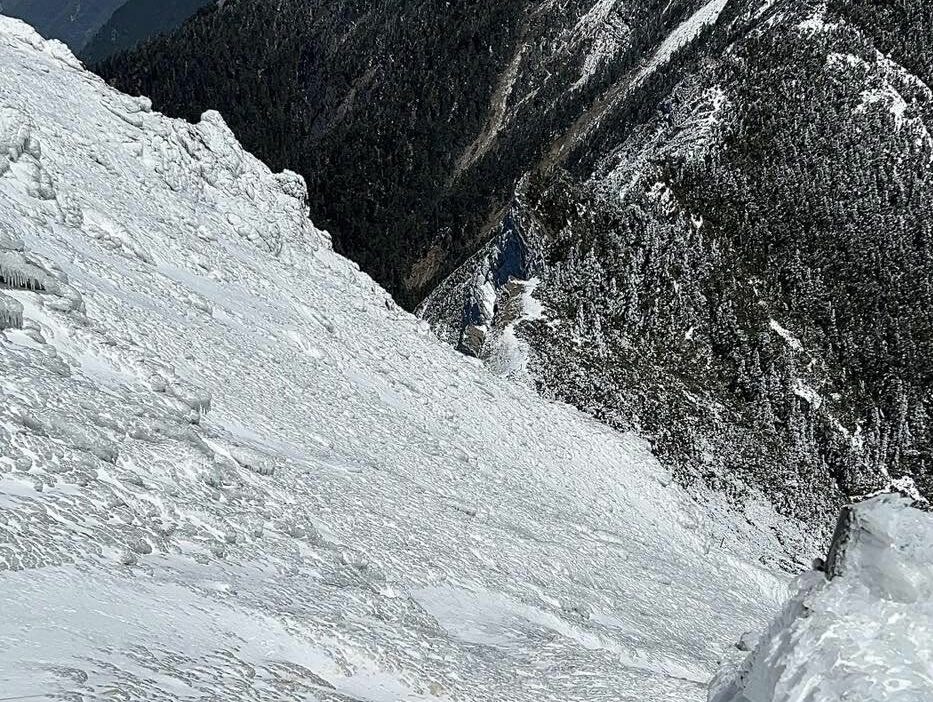 高山雪融結冰步行風險高 登山口附近發現4件事立即撤退 高山雪融結冰步行風險高 登山口附近發現4件事立即撤退