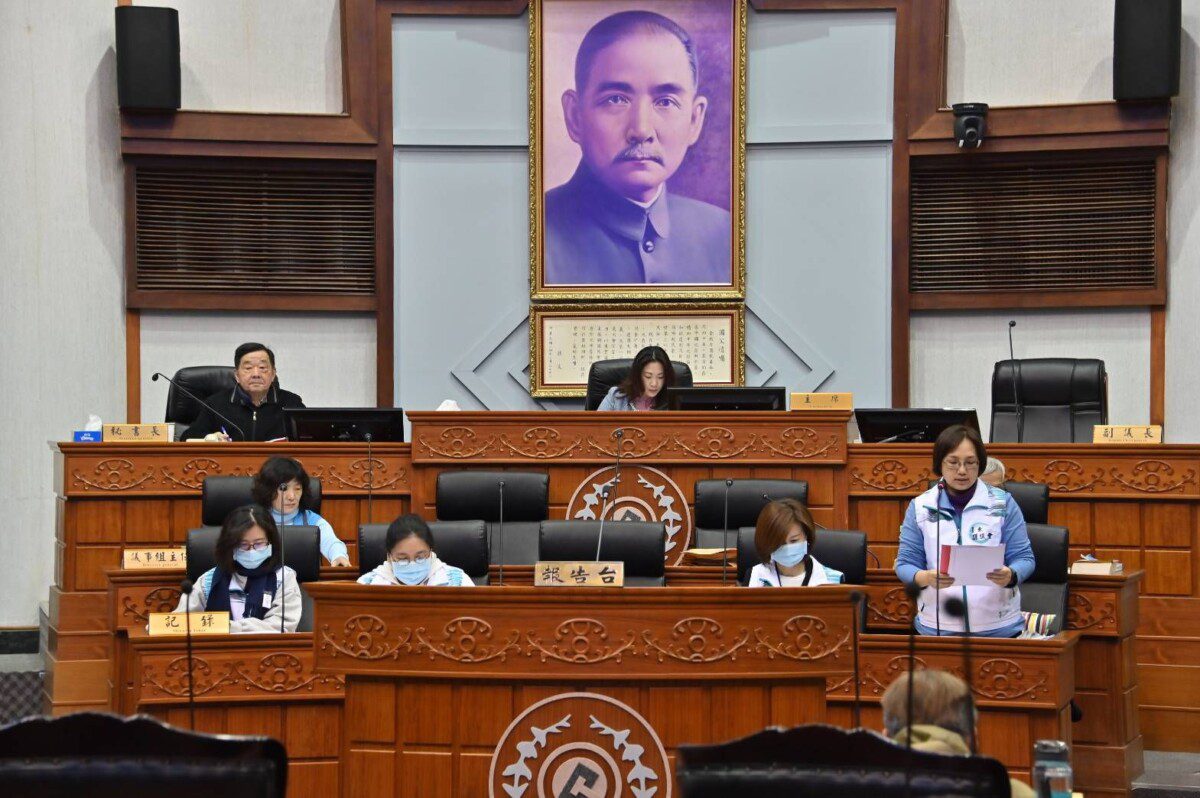 台東縣議會第20屆第13次臨時會第4日   通過交觀處及國計處各1件預算墊付案 台東縣議會第20屆第13次臨時會第4日   通過交觀處及國計處各1件預算墊付案