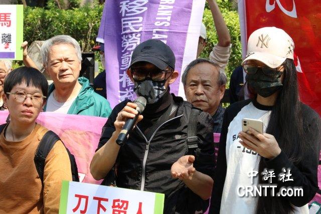 陸配亞亞不肯拋下孩子離境 帶老公挺身控訴 陸配亞亞不肯拋下孩子離境 帶老公挺身控訴