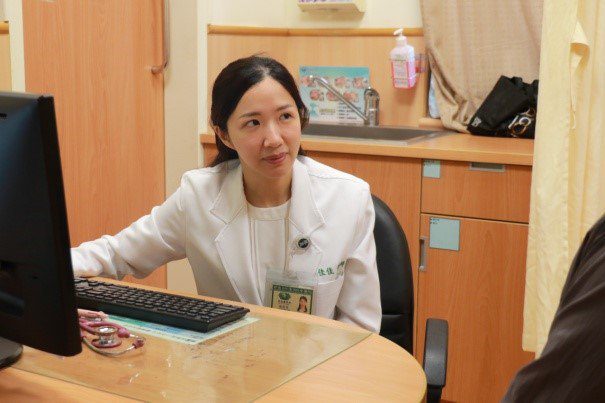 信徒跋涉迎媽祖 台中慈濟醫師提醒保健四重點 信徒跋涉迎媽祖 台中慈濟醫師提醒保健四重點