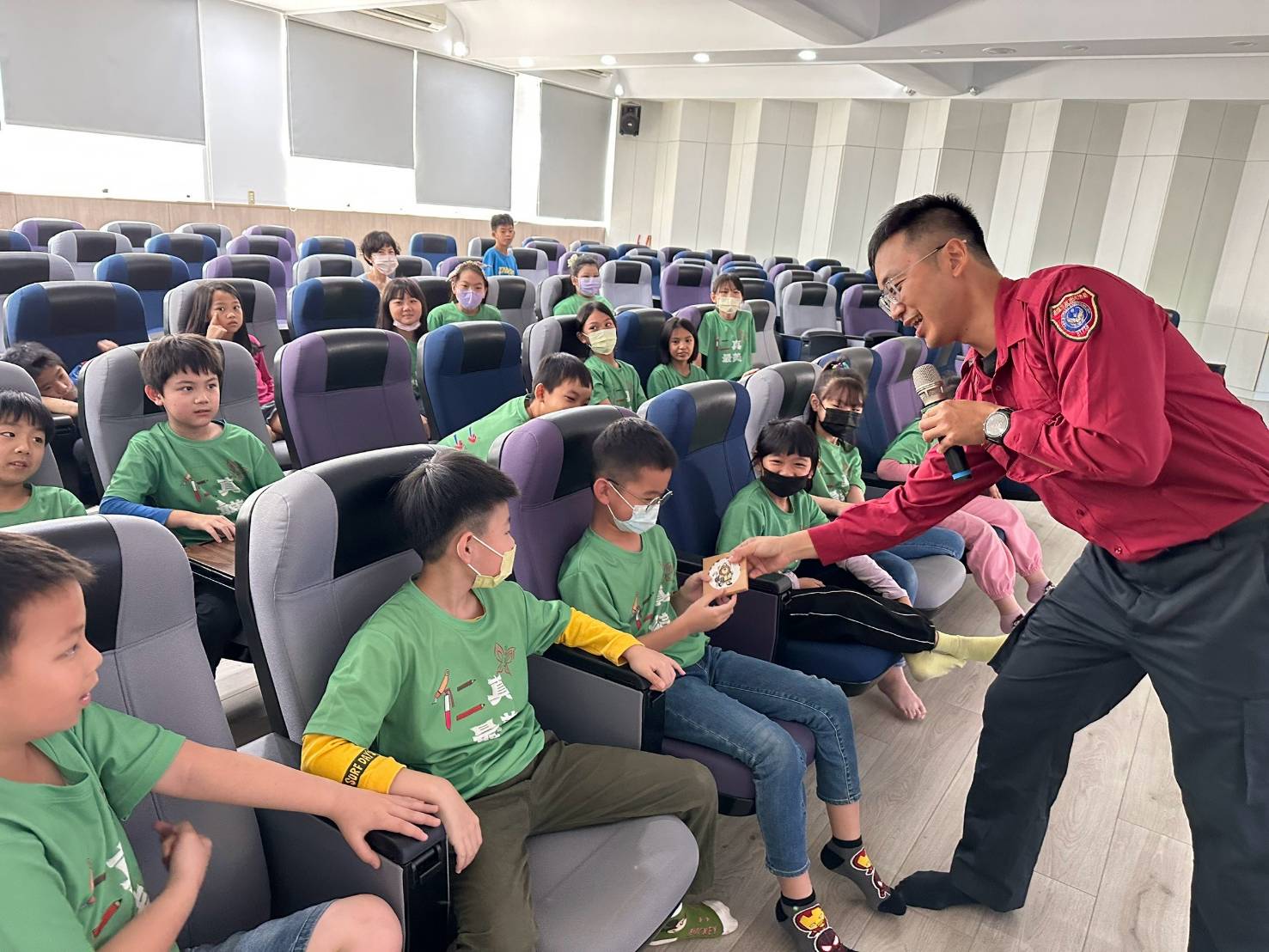 仁美國小舉行消防闖關體驗  四大關卡活動寓教於樂