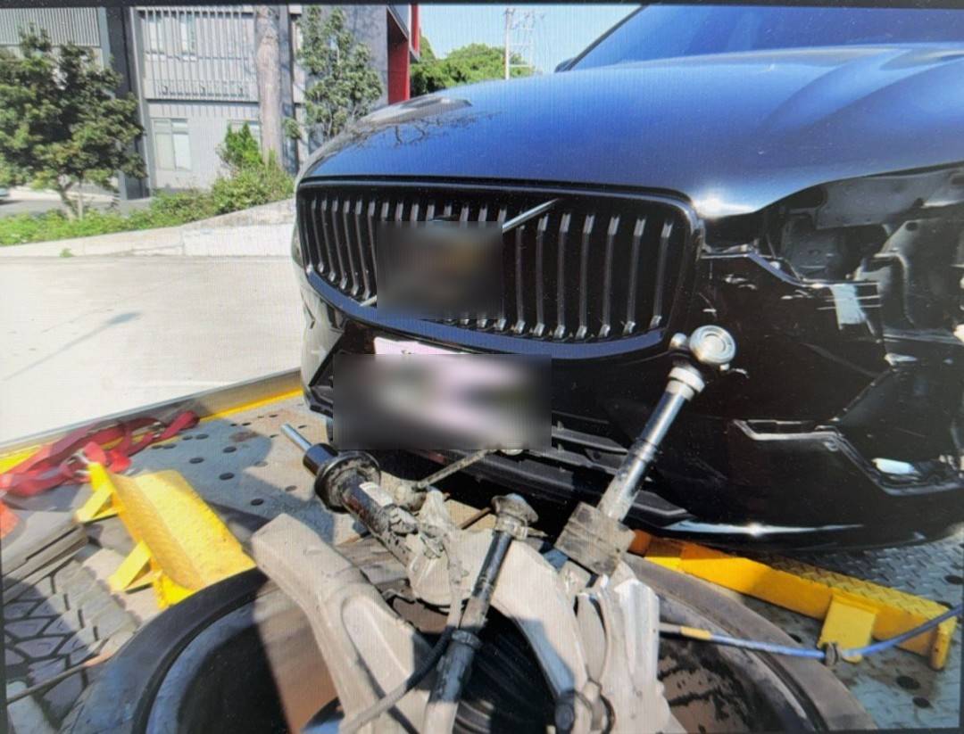 又是過度依賴輔助駕駛系統釀禍?小客車國1楊梅段撞緩撞車 又是過度依賴輔助駕駛系統釀禍?小客車國1楊梅段撞緩撞車