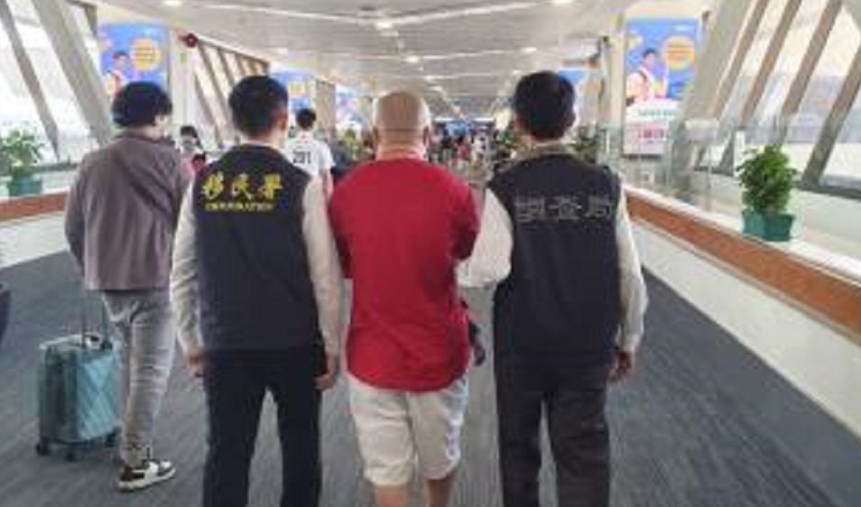 陸軍六軍團前上尉涉貪逃亡菲律賓 押解返台遭桃檢聲押