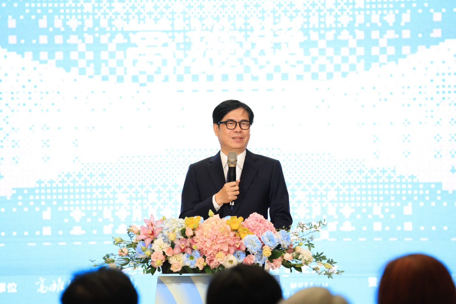 陳其邁訪美拼經濟後巷 最新民調施政滿意度82%