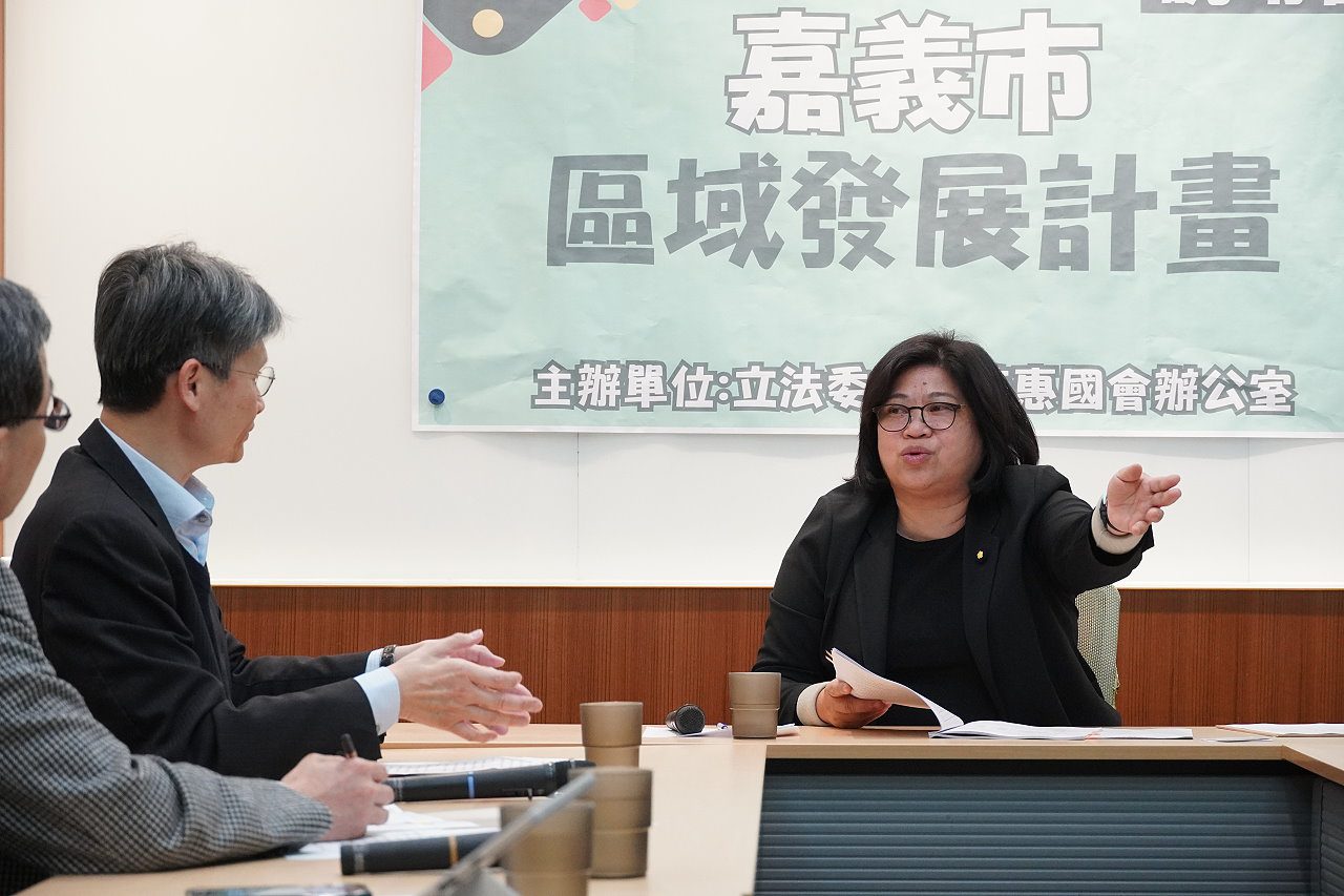 王美惠促進嘉義發展　國科會說明大南方新矽谷嘉義輕軌納入