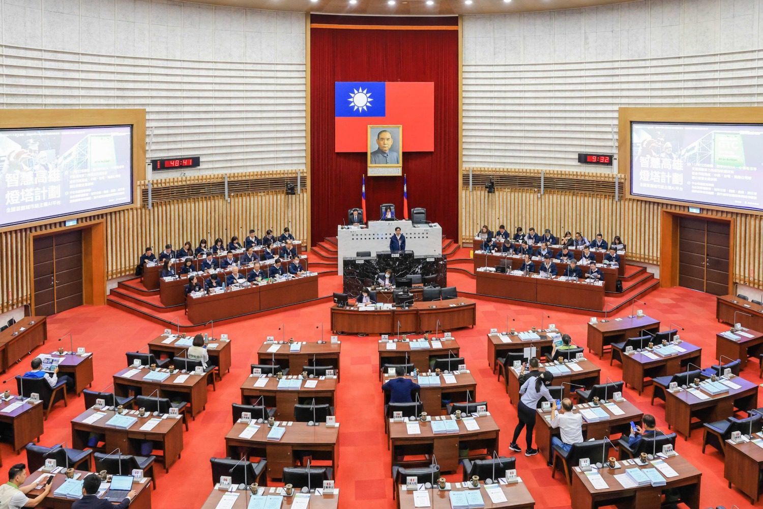 陳其邁赴市議會報告施政成果 以四大主軸說明施政方針及成果 陳其邁赴市議會報告施政成果 以四大主軸說明施政方針及成果