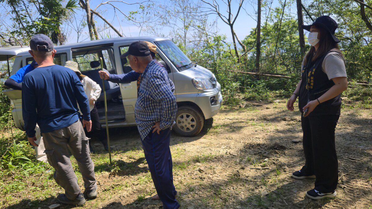 花蓮縣中區檳榔農聯合向張峻議長控訴百大青農霸凌檳榔農的惡行惡狀 花蓮縣中區檳榔農聯合向張峻議長控訴百大青農霸凌檳榔農的惡行惡狀